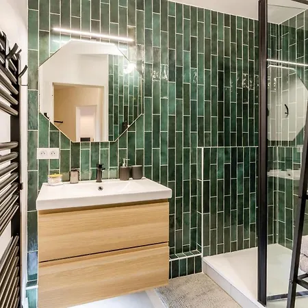 Centre - Calme & Confort - 2 A 4p - 55m2 Apartment *