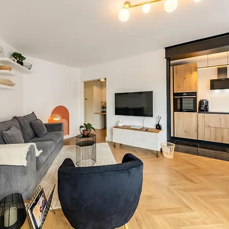 Centre - Calme & Confort - 2 A 4p - 55m2 *