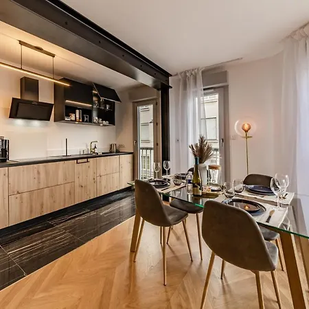 Centre - Calme & Confort - 2 A 4p - 55m2 דירה *