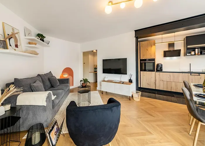 Centre - Calme & Confort - 2 A 4p - 55m2 *